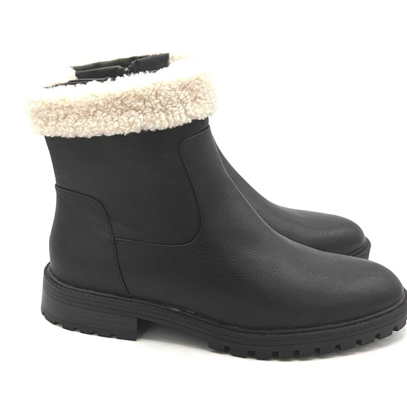 Wonderly Shoes - Black Ankle Boots with Cream Faux Fur Trim